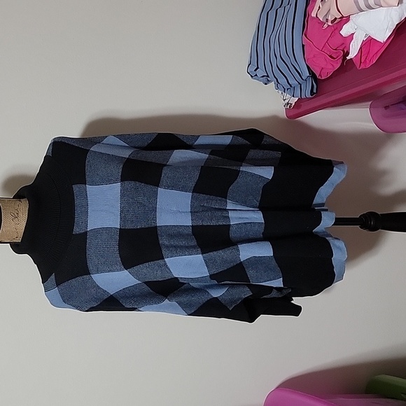 KEREN hart Sweaters - Xl blue and black plaid turtle neck.